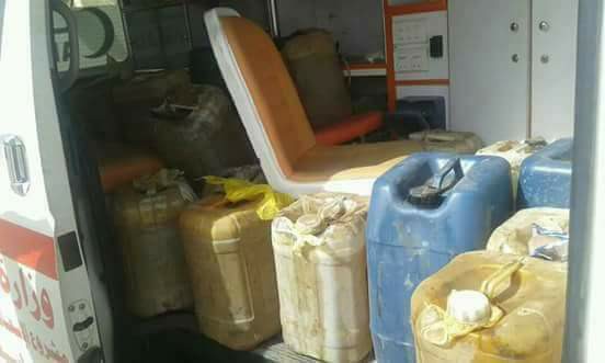 آلية الامنية توقف تسرب الجازولين والدقيق 1 العثور على سيارة إسعاف تقوم بنقل البنزين و الجازولين بدلاً عن المرضى2