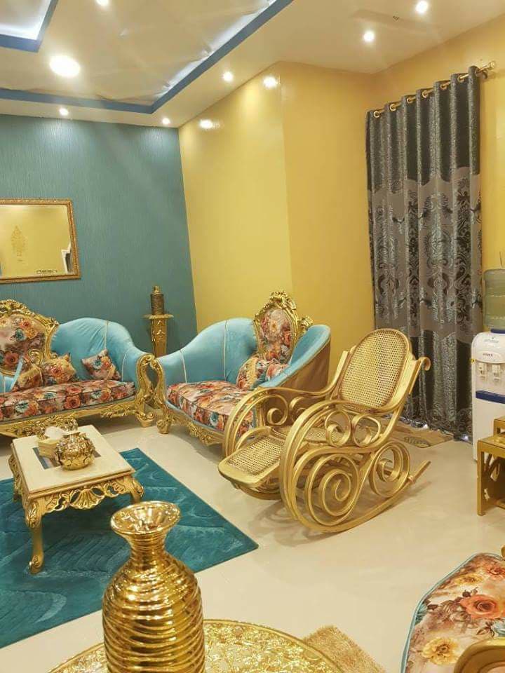 شاهد بالصور.. الفنان طلال الساتة يشيد فيلا فخمة بالثورة ويقول: أكملتها بعد سنة من التعب والشقاء 4 الفنان طلال الساتة يشيد فيلا فخمة بالثورة5