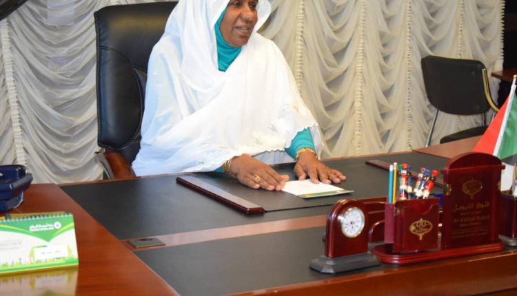 وزيرة الدولة بالعدل تتعهد بدعم الإدارات الخارجية للوزارة 1 مولانا نعمات الحويرص