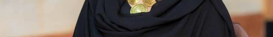 الشاعرة إيمان متوكل : أعتذر لأخواني المشردين سكان المجاري عن الكلمات الجارحة التي خطها قلم المدعوة داليا الياس 10 الشاعرة ايمان متوكل