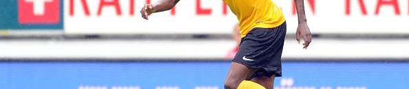 بالصور.. سويسرا تعلق أمالها في المونديال على السوداني "زكريا" 14 اللاعب زكريا