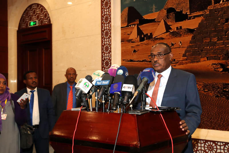 الدرديري يخاطب الملتقى الاقتصادي السوداني البولندي بالسبت 1 درديري