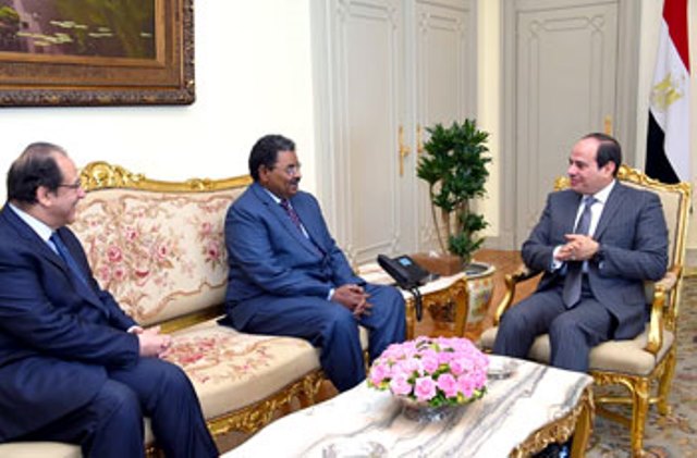 التقى مولانا محمد عثمان الميرغني بمقر إقامته بالقاهرة .. قوش يبحث مع الرئيس المصري العلاقات بين البلدين 1 قوش السيسي