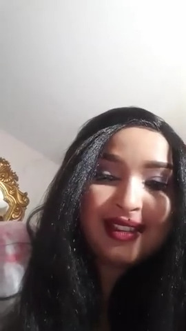 بالفيديو: ناشطة مواقع تعلن حبها للبشير وتطالب الأمهات منع أبنائن الشباب من الخروج للتظاهرات وردود فعل غاضبة من الرواد 1 مس يسو