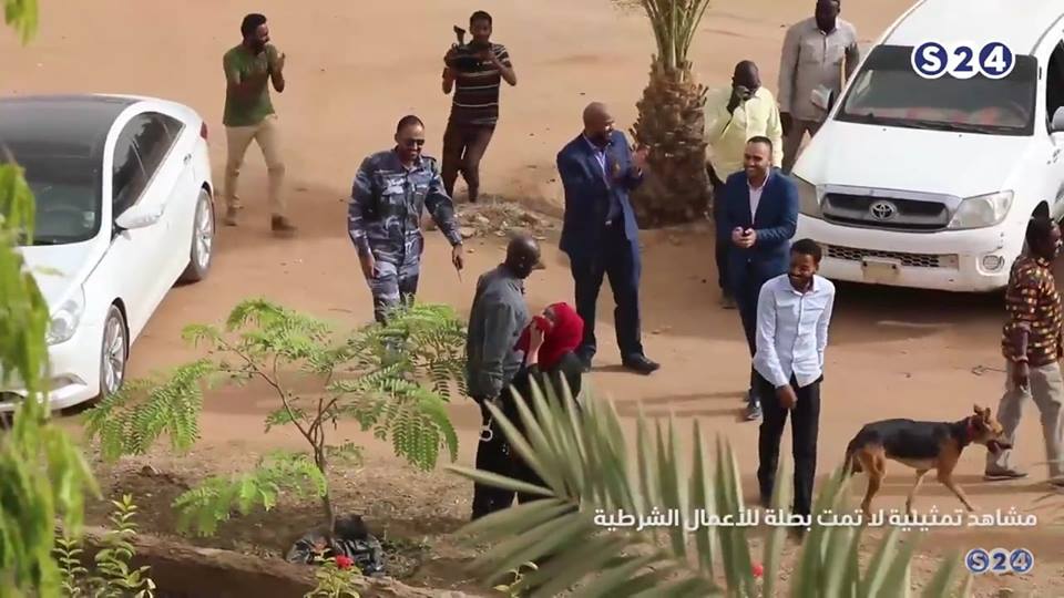 نشطاء ساخرون يثبتون بالصورة: في مقلب "لوشي" حتى الكلب البوليسي كان مبسوط 2 مقلب لوشي