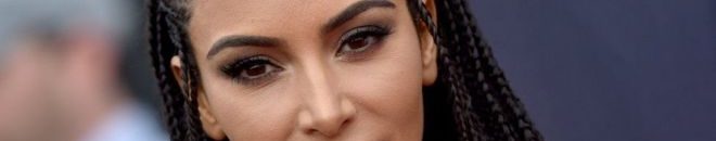 كيم كارديشيان تظهر بتسريحة سودانية