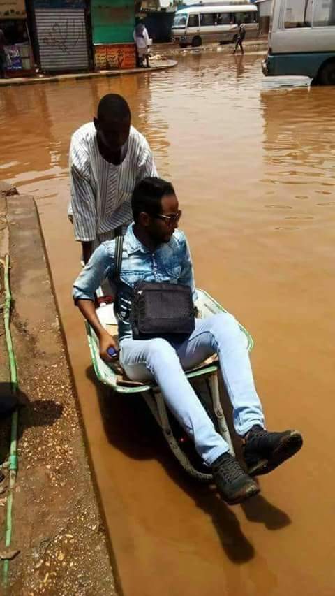 بالصورة: أمطار الخرطوم "مصائب قوم عند قوم فوائد" 1 درداقة