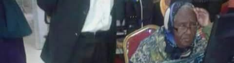 طالبة ” ثمانينية” تدهش الجميع وتؤدي امتحاناتها “إلكترونياً” بجامعة السودان المفتوحة 10 ثمانينية