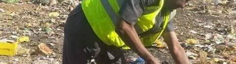 صورة لمعتمد بحري (يكنس الأوساخ) تشعل مواقع التواصل الإجتماعي 10 FB IMG 1533107917930