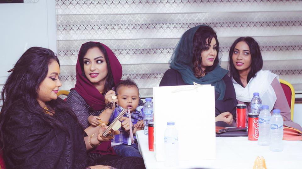 بالصور والفيديو ..نجمة النيل الأزرق نورهان نجيب تحتفل بعيد ميلادها ال "24" 4 عيد ميلاد نورهان نجيب1