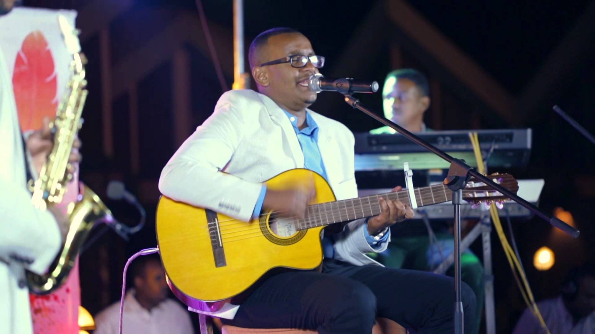 شهد حفله الجماهيري نجاحاً غير مسبوق... تذاكر الفنان عمر الأمين تدخل (السوق الأسود)! 1 عمر الأمين