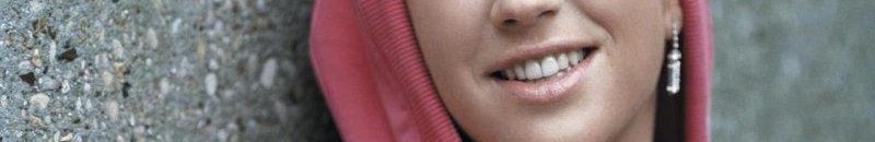 بعدما أعلنت إسلامها وارتدت الحجاب .. فنانة الراب الفرنسية الشهيرة “ديامس” تعتزل الغناء وتقرر العيش في السعودية! 10 فنانة