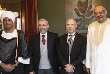 صورة تجمع سفير السودان بالنرويج “بزيّه القومي” مع السفير الإسرائيلي تثير ضجة بمواقع التواصل 1 IMG ٢٠١٨١٠٢٧ ١٠٢٩٤٢