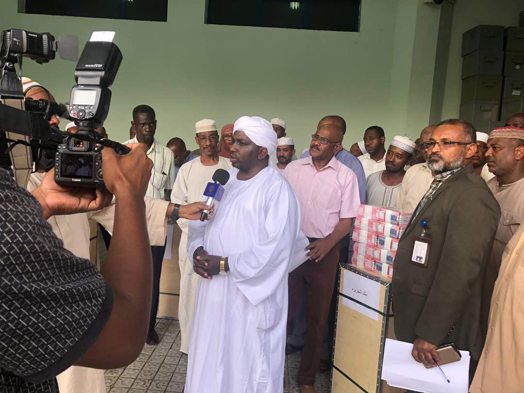 المركزي يسلم المصارف النقود