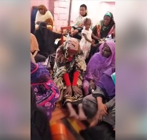 شيخ سوداني يدعي ابطال السحر ويعيد بصر سيدة