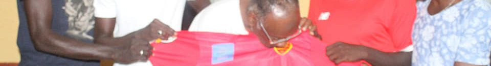 بالصور.. أشهر أخصائي علاج طبيعي بالإمارات يقبل شعار المريخ ويقول: (أنا لست مشحود علي خدمة الأحمر) 12 جار النبي