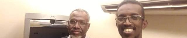 كوش نيوز: مواطن يتفاجأ برئيس الوزراء السوداني أمام صراف ألي.. يقومان معا برحلة بحث لصراف يعمل فماذا كانت النتيجة؟ 11 معتز موسى