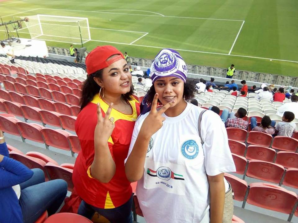 بالصورة.. حسناوات السودان يشعلن "كلاسيكو" الإمارات 1 حسناوات