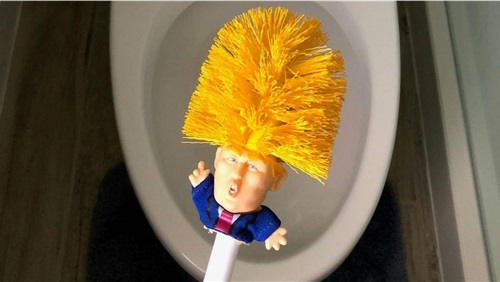 بالفيديو .. لماذا تظهر صورة ترامب عندما نكتب كلمة "أحمق" في غوغل...مدير الشركة يجيب 1 فرشاه ترامب