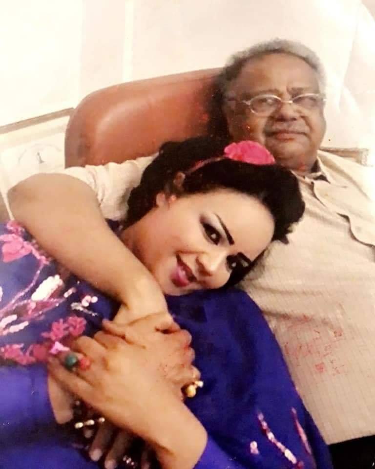 ندى القلعة مع والدها