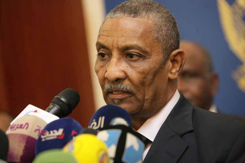 الخرطوم تطلق 50 آلية نظافة جديدة للإصحاح البيئي 1 هاشم عثمان