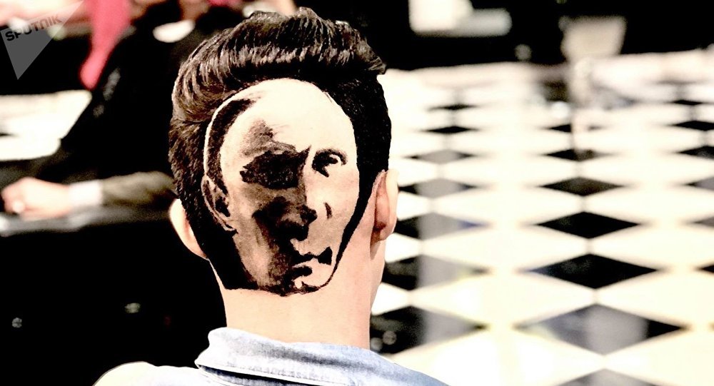 بالفيديو .. بوتين على رأس الليبيين 1 بوتين