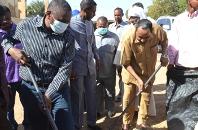 حسن إسماعيل يُشيد بتجربة إدخال "التكتك" للنظافة بـ"الكلاكلات" 1 حسن اسماعيل 1