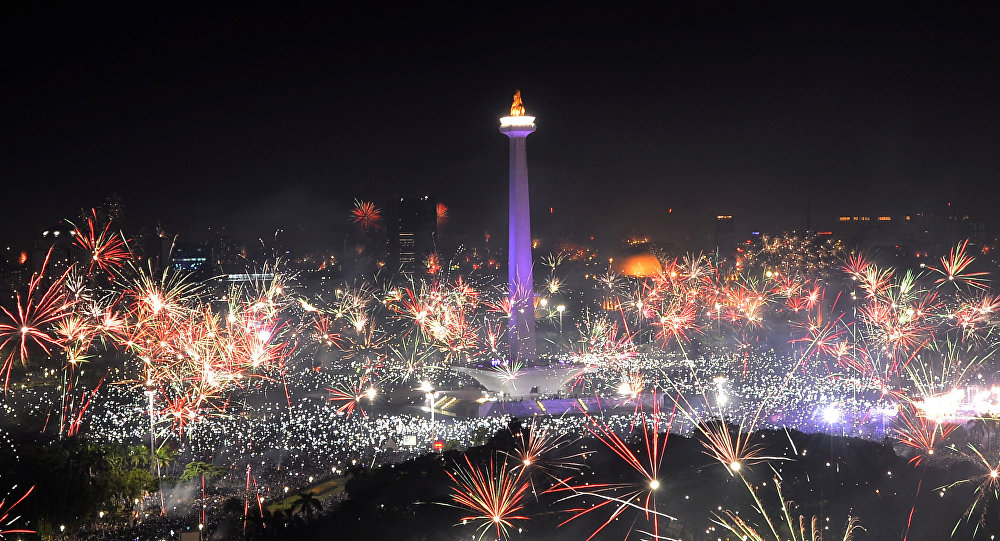 هؤلاء يحتفلون برأس السنة 16 مرة في العام الجديد 1 راس سنة