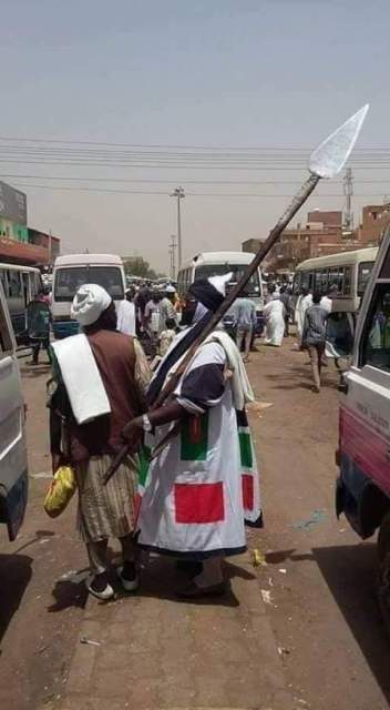 صورة “مُدهشة” لأحد أنصار المهدي تعيد الذاكرة لـ “عنترة بن شداد” 1 عنترة