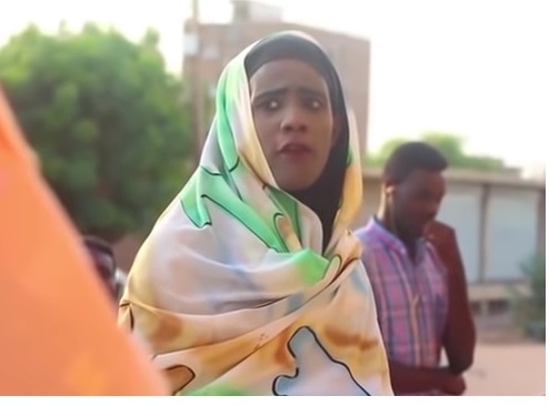 بالفيديو: ممثلو (ناس الضحكة) يلبسون ثياباً نسائية ويضعون مكياجاً وحنة تثير سخط رواد مواقع التواصل الاجتماعي 1 ناس الضحكة