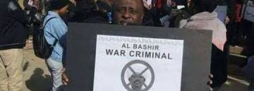 موكب 31 يناير.. نجوم الرياضة، الفن والإعلام في قلب الشارع.. الممثل جمال يرفع لافتة كُتب عليها "البشير مجرم حرب" 10 جمال عبد الرحمن