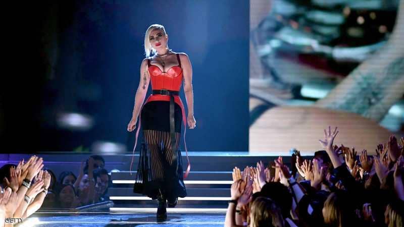 ليدي غاغا "تصفع" المطرب المتحرش بطريقة "المحترفين" 1 ليدي غاغا