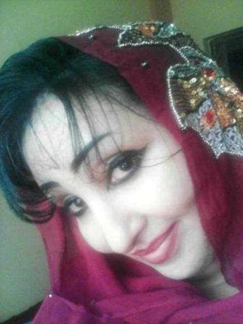 بالفيديو.. أغنية للفنانة نسمة التي تعرضت لهجوم و”ردم” واسع بسبب شتمها للمتظاهرين في السودان 1 نسمة تاجوج 1