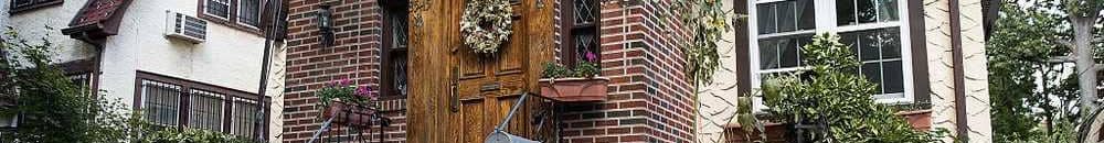 فك لغز المنزل الذي عام وحده من كندا لإيرلندا! 10 منزل ترامب