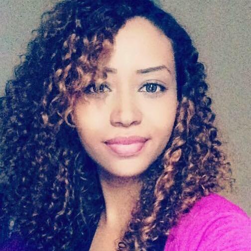 شاعرة الثورة