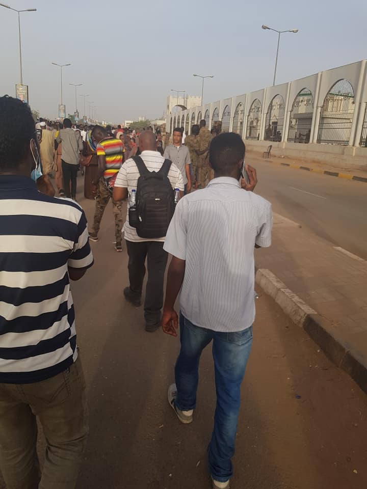 مصادر سودانية تنفي فض اعتصام القيادة العامة 1 القيادة1