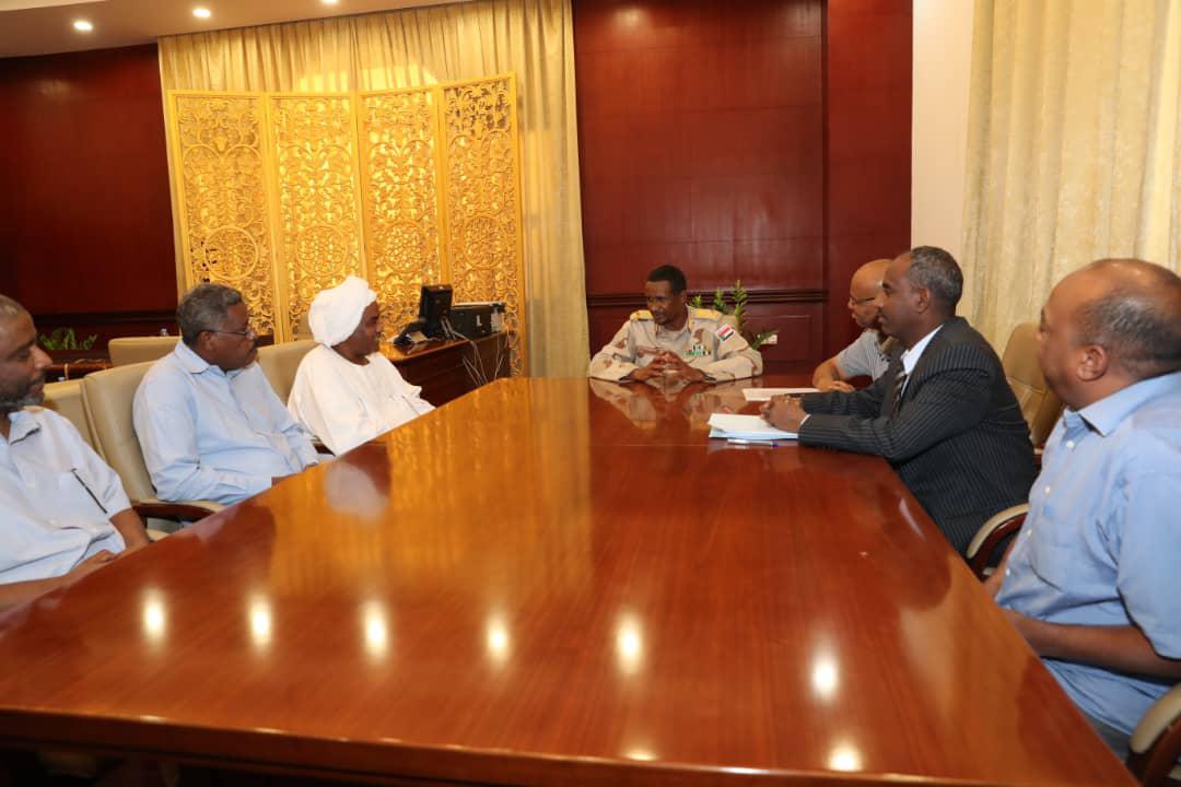 حميدتي يخرج عن حلمه خلال مؤتمره الصحفي قائلا للصبر حدود .. و ذوالنون يخطف أضواء المؤتمر 1 حميدتي 1