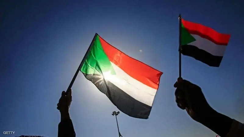 رئيس الهيئة السودانية لتمكين الشباب يدعو إلى المساهمة في جهود الإعمار 8 علم السودان