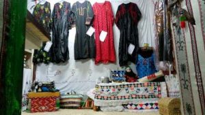 هكذا احتفظت سيدة من جنوب السعودية بـ 1500 قطعة تراثية 5 4