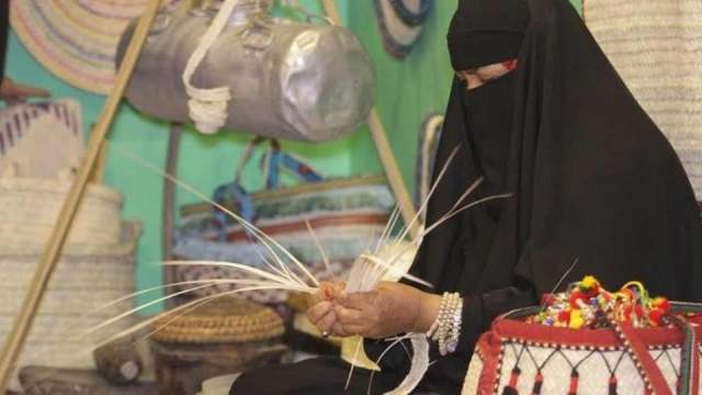 هكذا احتفظت سيدة من جنوب السعودية بـ 1500 قطعة تراثية 1 سيدة سعودية