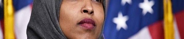 طالبت بشنقها .. دانييل ستيلا تخسر معركتها ضد إلهان عمر في تويتر 10 456777