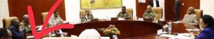 ردود فعل واسعة بمنصات التواصل على إنشغال أحد أعضاء مجلس السيادة السوداني بهاتفه في أول إجتماع 10 محمد الفكي