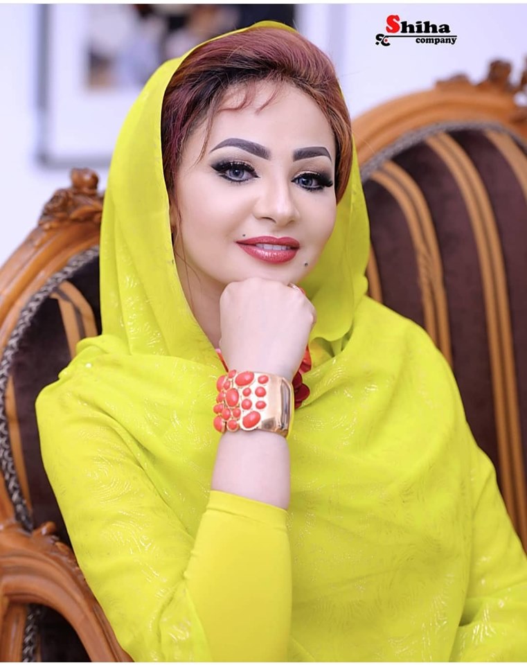 شاعر سوداني معروف يتغزل في إسراء عادل بقصيدة تشعل مواقع التواصل: (أحلى مذيعة في السودان جمالك مسخ النسوان) 1 إسراء عادل