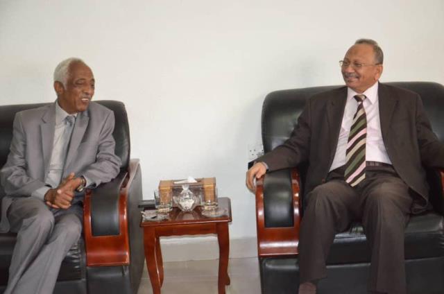 متولي وحسين يبحثان أوضاع السودانين بمصر 1 متولي حسين