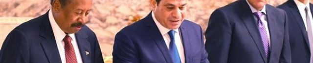 حمدوك يصل إلى القاهرة في أول زيارة لدولة عربية ويلتقي السيسي 10 حمدوك 1 1