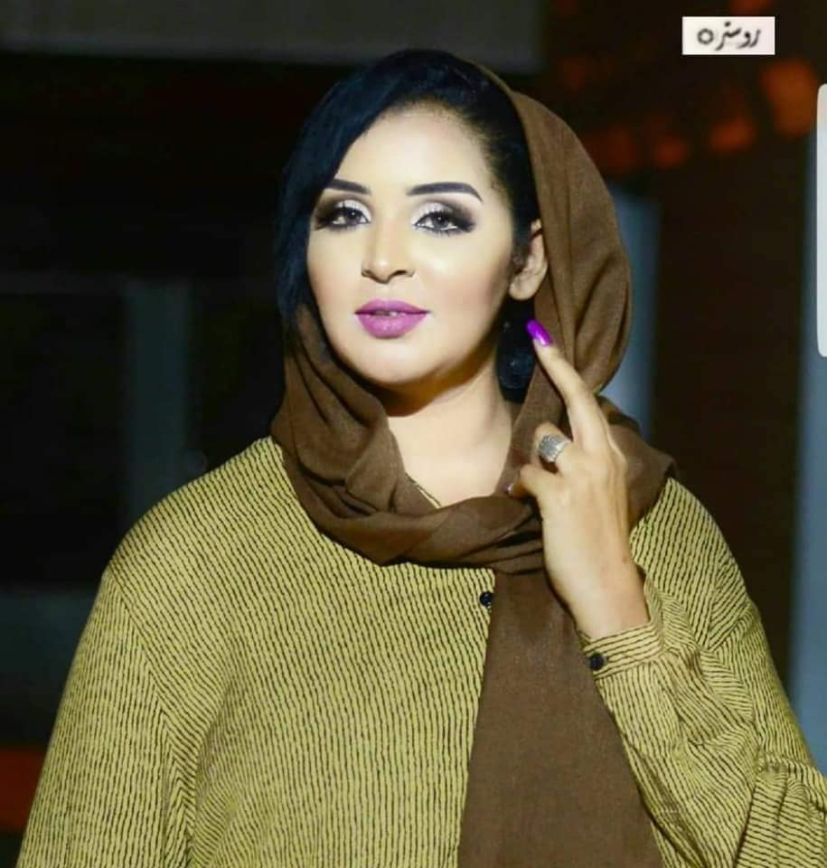 بالصور.. "حمدوك" يصيب رواد مواقع التواصل بالإحباط والسبب الحسناء "تغريد الخواض".. تعرف على التفاصيل كاملة 1 تغريد الخواض