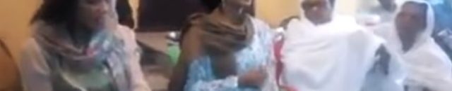 فيديو: رواد المواقع يطلبون الانضمام للجمهوريين من أجل حسناوات يؤدين الانشاد العرفاني للحزب 10 جمهوريات