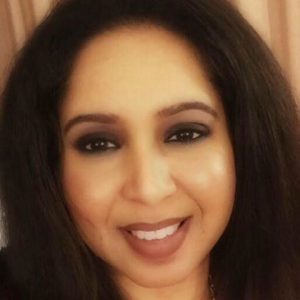 أن يأتي صحفيين حين وصول حمدوك المطار فتقول لهم داليا الروبي: ( الشمار ليكم شنو) .. أغرب عبارة تتقال لصحفي 2 تيسيير عووضة