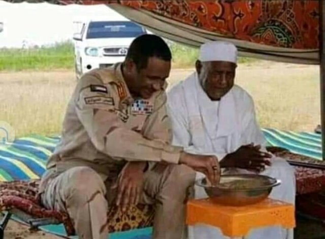 سياسيون وخبراءيمتدحون جهود دقلو في المصالحات وإبعادالفتن 1 حميدتي بيوت