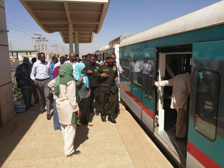 عودة قطار الولايه المحلي للعمل بعد تقليل ساعات الحظر 10 قطر